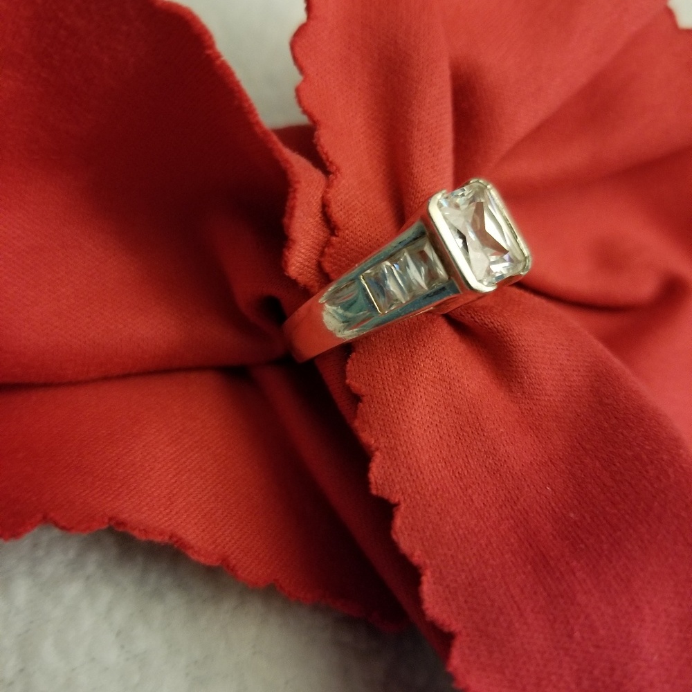 Ring - Picture 2 of 2